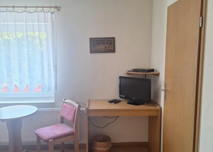 Und Gaststaette Heidi's Bierstuebchen 3*